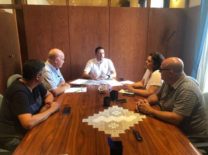 Reunión institucional sobre los chiringuitos de este sábado en la Alcaldía de Telde (Foto TA)